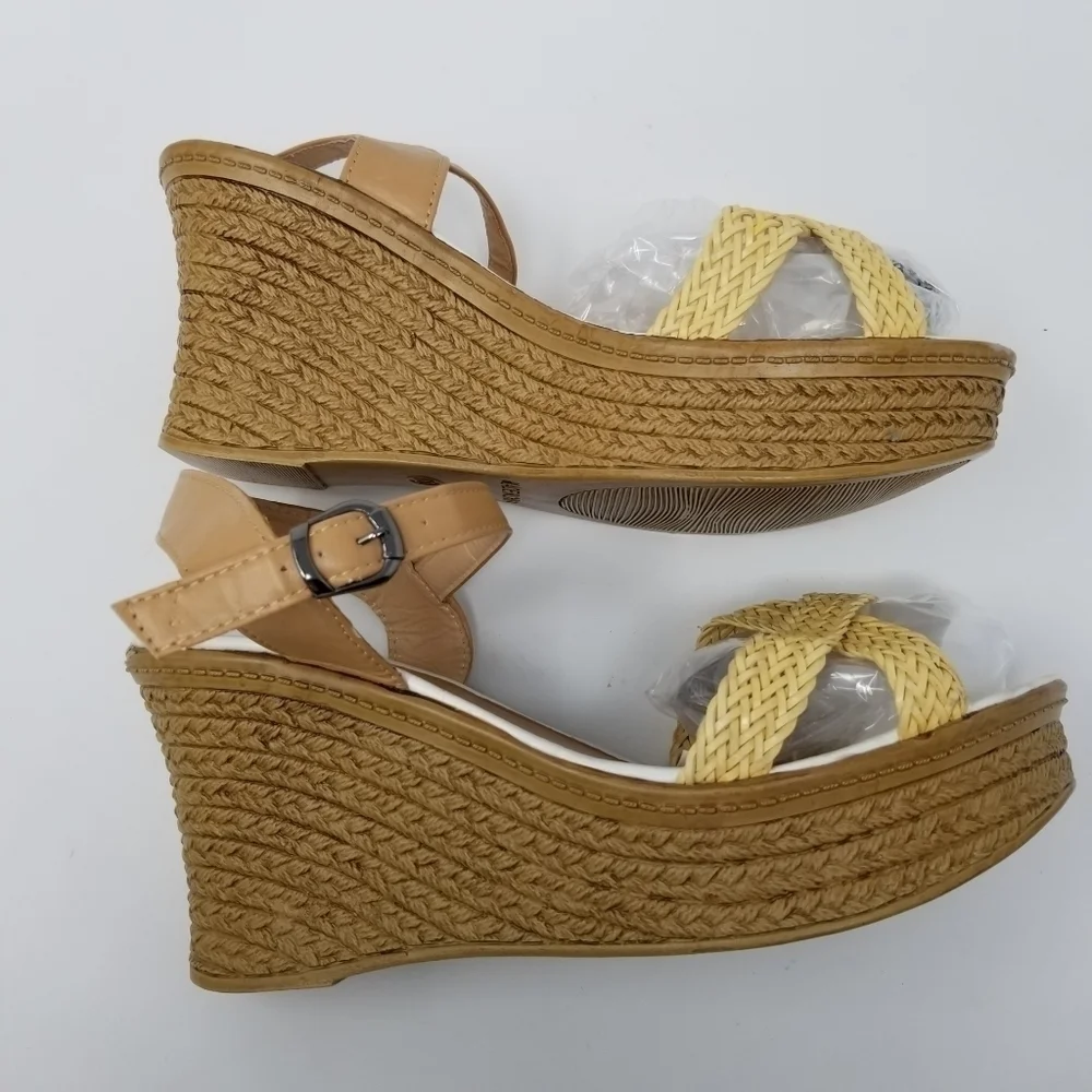 Cream and tan wedge shoes, sz 10